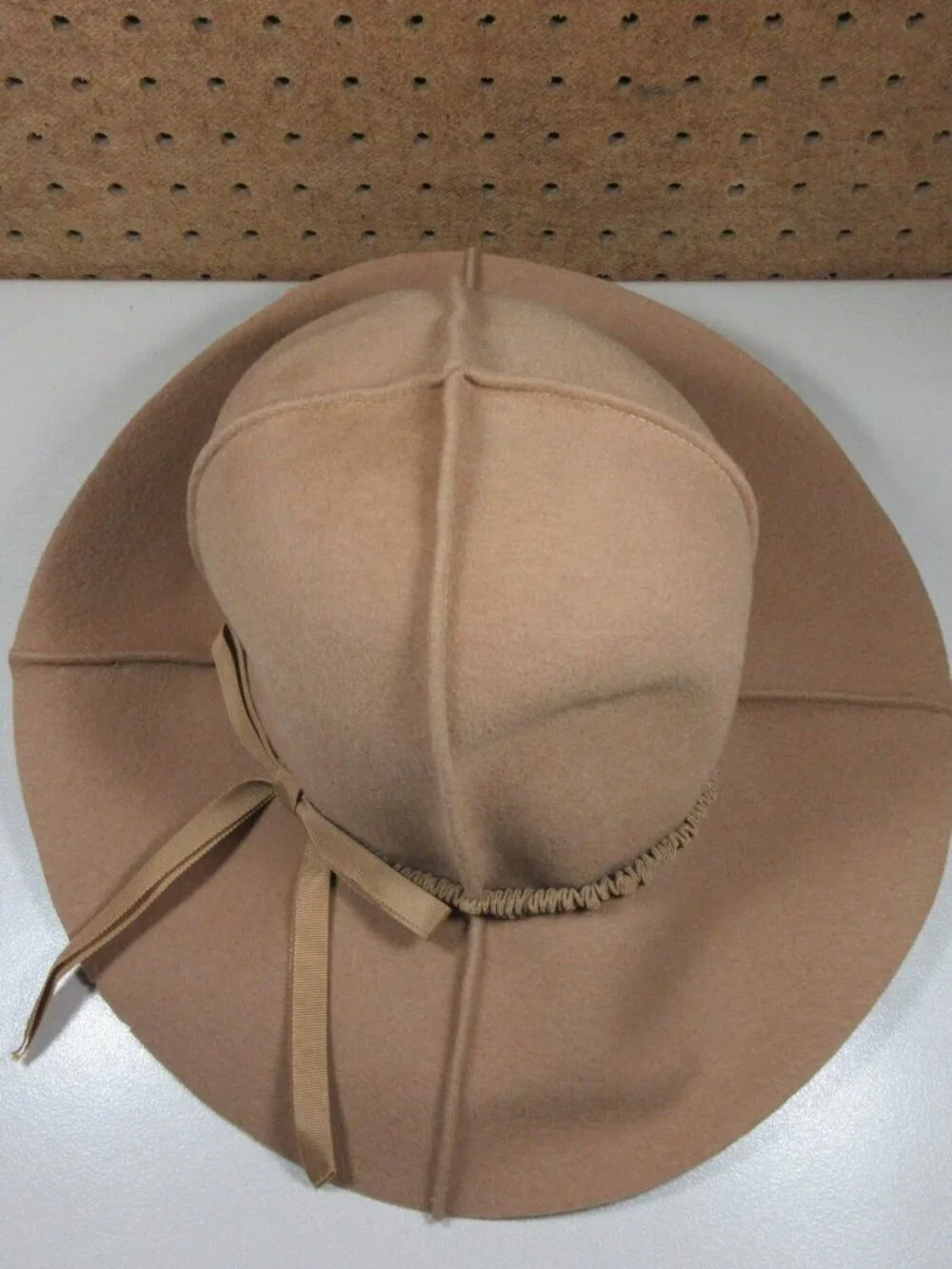 Glenover womens beige Wool Cloche Hat S